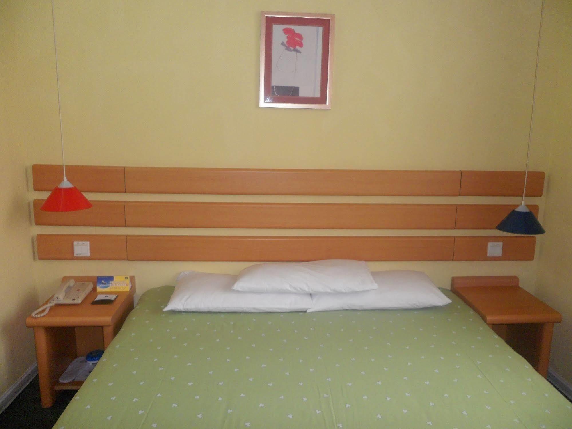 Home Inn Beijing International Exhibition Center Zuojiazhuang Extérieur photo